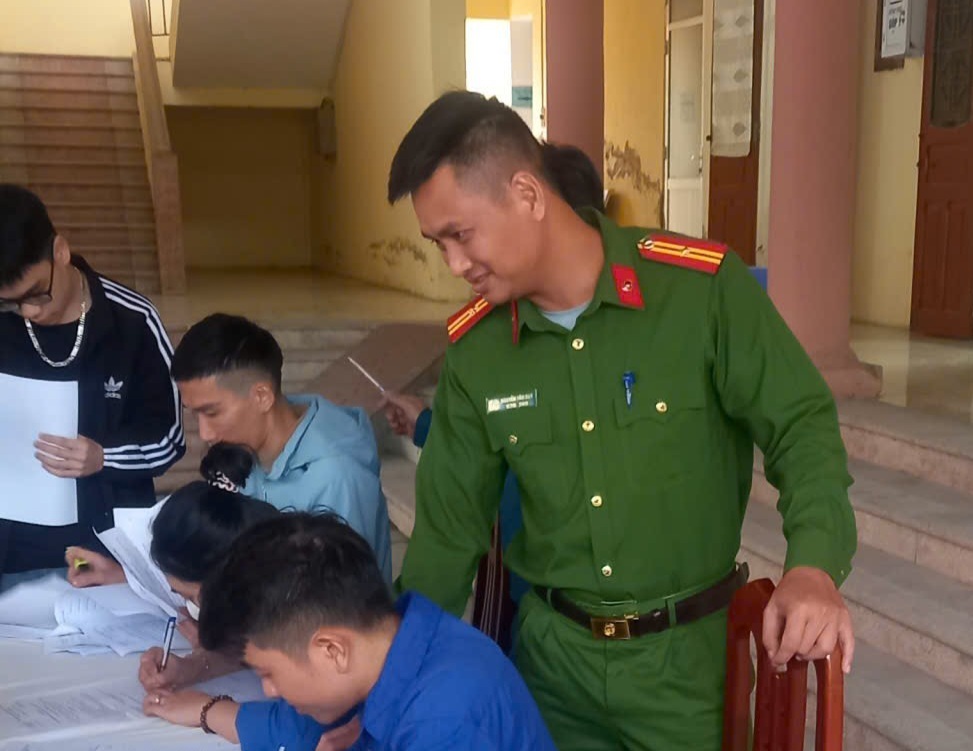 Công an xã Mao Điền: Chủ động phối hợp trong công tác tuyển chọn và gọi công dân nhập ngũ, thực hiện nghĩa vụ tham gia CAND